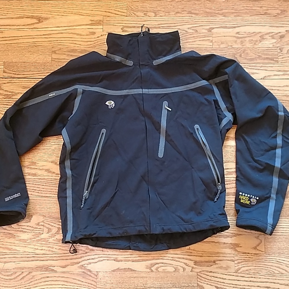Mountain hardwear softshell